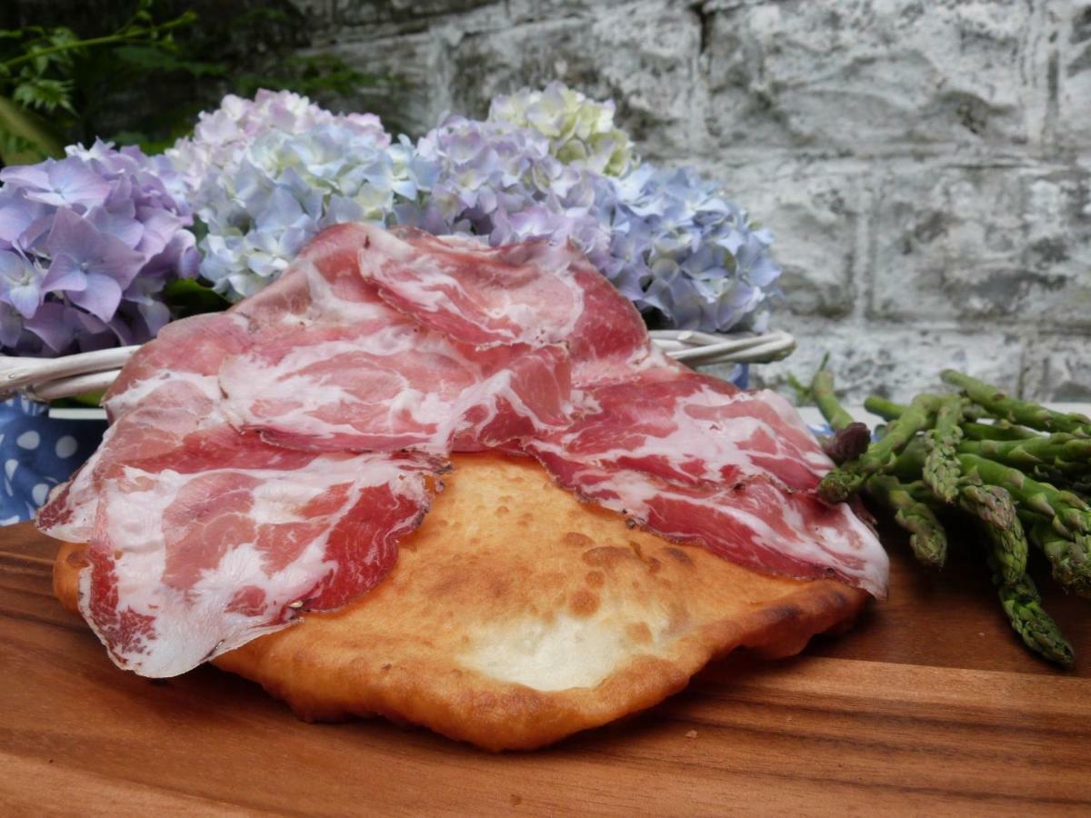 Locanda Calianna 瓦雷泽 外观 照片